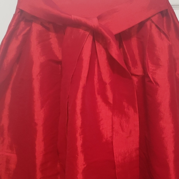 BOWKNOT ASYMMETRIC WATERFALL SKIRT IN RED - Picture 6 of 13